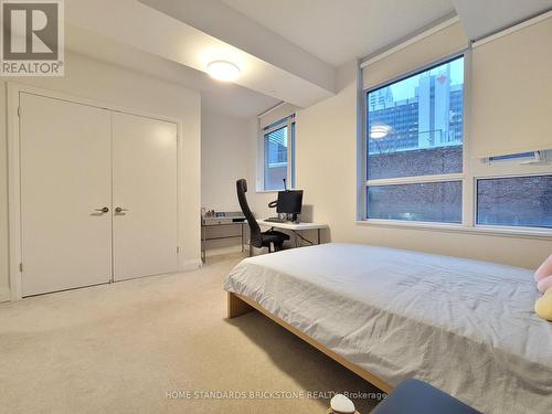 Th121 - 223 Duplex Avenue, Toronto, ON - Indoor Photo Showing Bedroom
