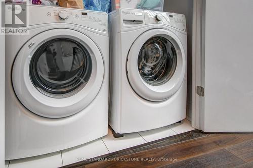 Th121 - 223 Duplex Avenue, Toronto, ON - Indoor Photo Showing Laundry Room