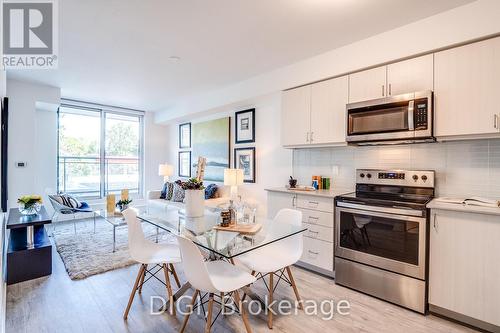 309 - 325 Yorkland Boulevard, Toronto, ON - Indoor Photo Showing Kitchen