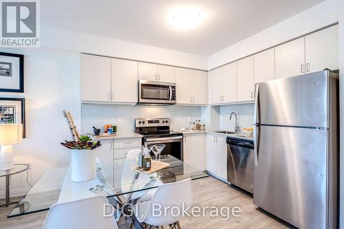 309 - 325 Yorkland Boulevard, Toronto, ON - Indoor Photo Showing Kitchen