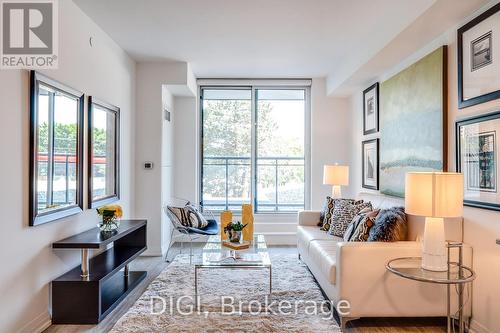 309 - 325 Yorkland Boulevard, Toronto, ON - Indoor Photo Showing Living Room