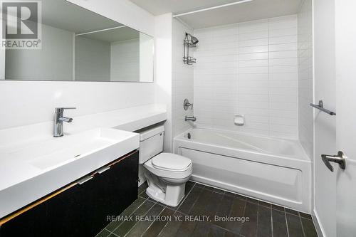 901 - 4K Spadina Avenue, Toronto, ON - Indoor Photo Showing Bathroom