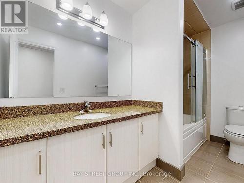 100 Blackwell Crescent, Oshawa, ON - Indoor Photo Showing Bathroom