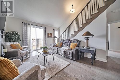 838 Ormond Drive, Oshawa, ON - Indoor Photo Showing Living Room