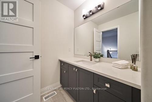 838 Ormond Drive, Oshawa, ON - Indoor Photo Showing Bathroom