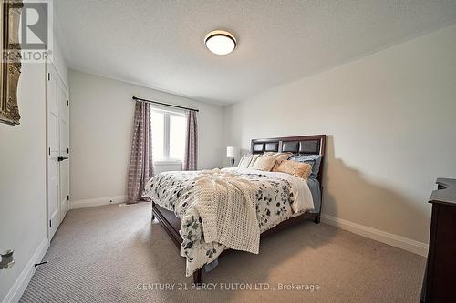 838 Ormond Drive, Oshawa, ON - Indoor Photo Showing Bedroom
