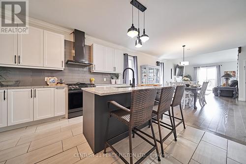 838 Ormond Drive, Oshawa, ON - Indoor Photo Showing Kitchen With Upgraded Kitchen