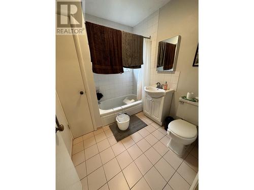 5710 Smith Avenue, Burnaby, BC - Indoor Photo Showing Bathroom