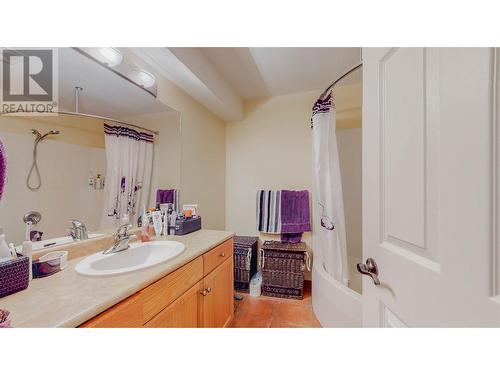 9307 62Nd Avenue Unit# 205, Osoyoos, BC - Indoor Photo Showing Bathroom