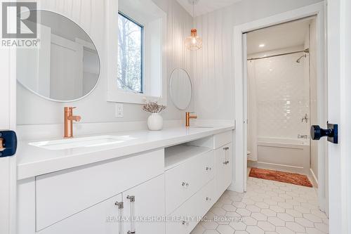 9317 Burwash Road, Hamilton Township, ON - Indoor Photo Showing Bathroom