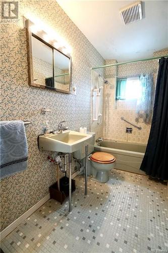 50 Princess Street, St. Stephen, NB - Indoor Photo Showing Bathroom