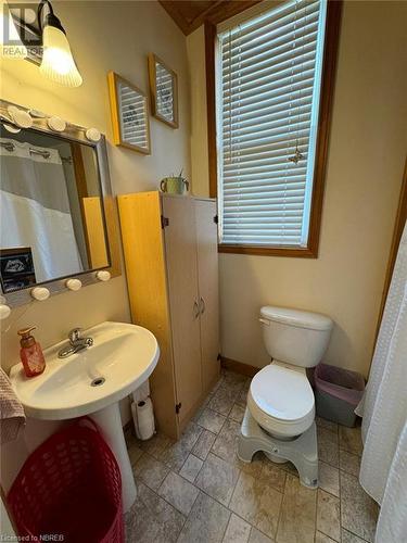 491 Mcconnell Street, Mattawa, ON - Indoor Photo Showing Bathroom