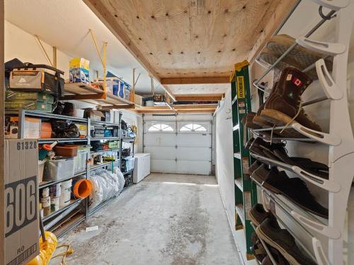 23-1775 Mckinley Crt, Kamloops, BC - Indoor Photo Showing Garage