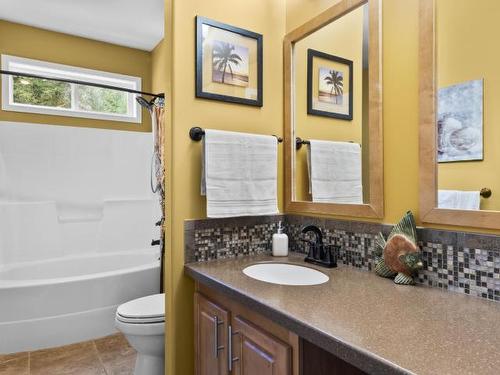 7629 Barnhartvale Road, Kamloops, BC - Indoor Photo Showing Bathroom