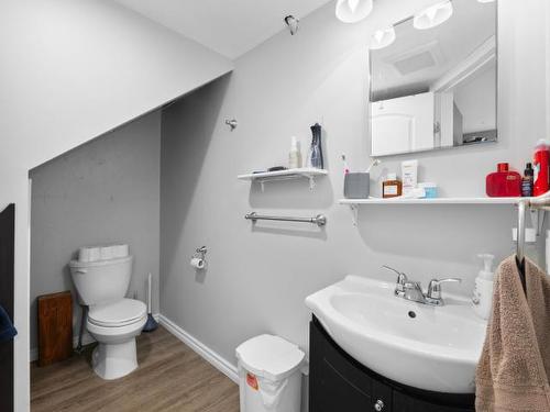7629 Barnhartvale Road, Kamloops, BC - Indoor Photo Showing Bathroom