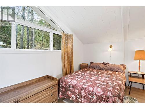 1665 Blind Bay Road, Blind Bay, BC - Indoor Photo Showing Bedroom