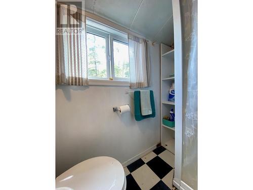 1665 Blind Bay Road, Blind Bay, BC - Indoor Photo Showing Bathroom