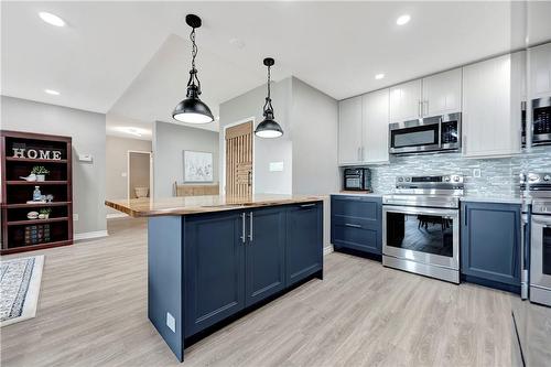 500 Green Road|Unit #1207, Stoney Creek, ON - Indoor Photo Showing Kitchen With Upgraded Kitchen