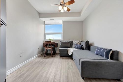 500 Green Road|Unit #1207, Stoney Creek, ON - Indoor Photo Showing Living Room