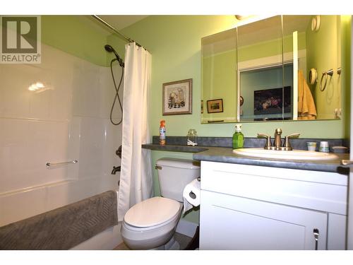 683 Cougar Street, Vernon, BC - Indoor Photo Showing Bathroom