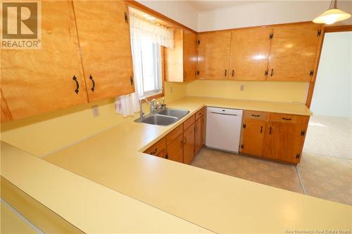 1177 Route 776, Grand Manan, NB - Indoor Photo Showing Kitchen With Double Sink