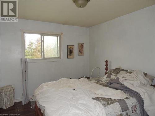 804586 Grey Road 40, Chatsworth (Twp), ON - Indoor Photo Showing Bedroom