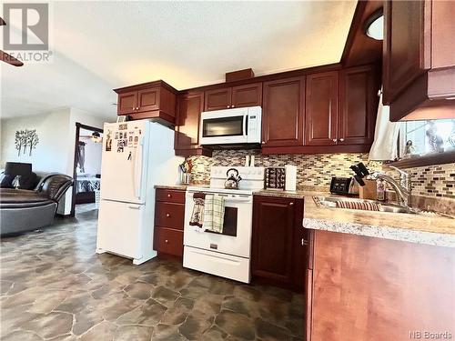 7662 Du Havre, Bas-Caraquet, NB - Indoor Photo Showing Kitchen With Double Sink