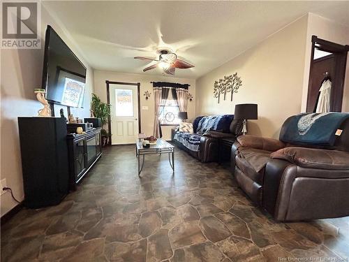 7662 Du Havre, Bas-Caraquet, NB - Indoor Photo Showing Living Room