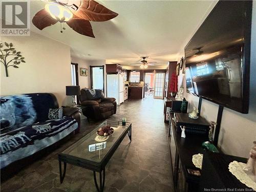 7662 Du Havre, Bas-Caraquet, NB - Indoor Photo Showing Living Room