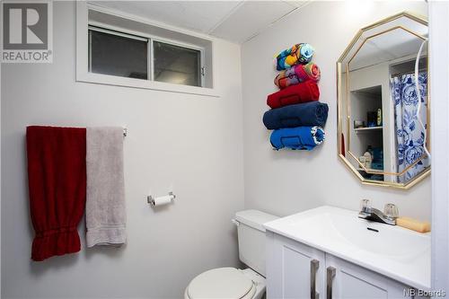 2 Ward Court, Oromocto, NB - Indoor Photo Showing Bathroom