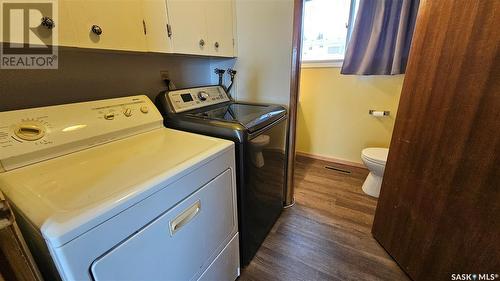 132 Haw Place, Swift Current, SK - Indoor Photo Showing Laundry Room