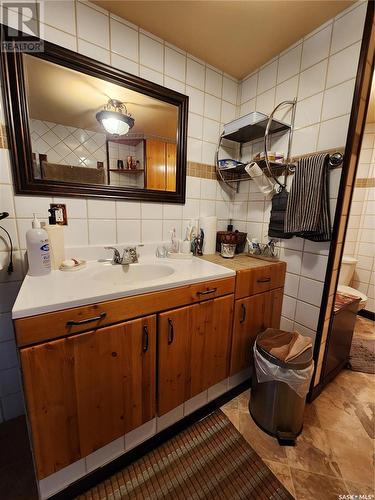 404 Stella Street, Grenfell, SK - Indoor Photo Showing Bathroom