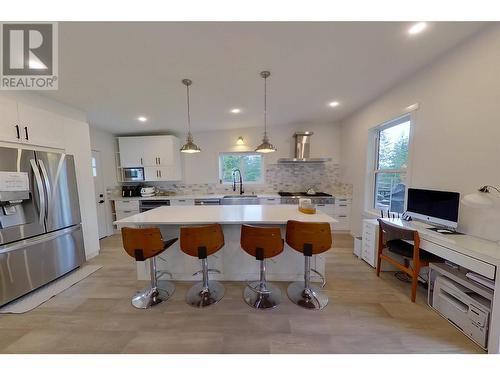 5090 50A Street Ne, Salmon Arm, BC - Indoor Photo Showing Kitchen With Upgraded Kitchen