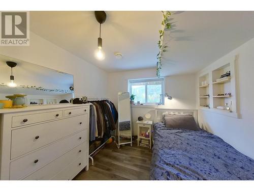 5090 50A Street Ne, Salmon Arm, BC - Indoor Photo Showing Bedroom