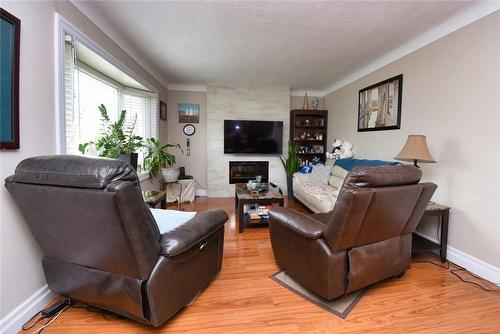 41 Woodbine Avenue, St. Catharines, ON - Indoor Photo Showing Living Room With Fireplace