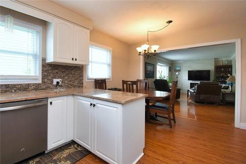 41 Woodbine Avenue, St. Catharines, ON - Indoor Photo Showing Kitchen