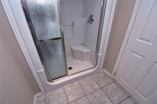 41 Woodbine Avenue, St. Catharines, ON - Indoor Photo Showing Bathroom