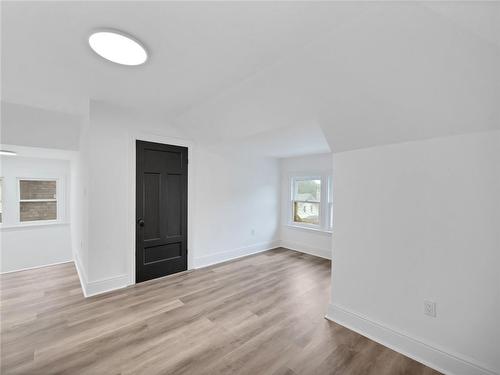 132 Holton Avenue S, Hamilton, ON - Indoor Photo Showing Other Room