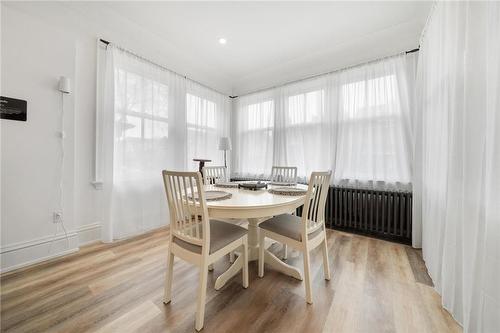 132 Holton Avenue S, Hamilton, ON - Indoor Photo Showing Dining Room