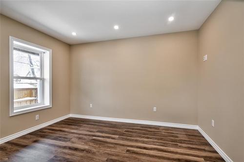 70 Gage Avenue N, Hamilton, ON - Indoor Photo Showing Other Room