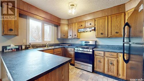 3 Markwell Drive, Regina, SK - Indoor Photo Showing Kitchen