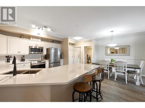 1088 Sunset Drive Unit# 334, Kelowna, BC - Indoor Photo Showing Kitchen With Double Sink With Upgraded Kitchen