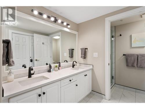 1088 Sunset Drive Unit# 334, Kelowna, BC - Indoor Photo Showing Bathroom