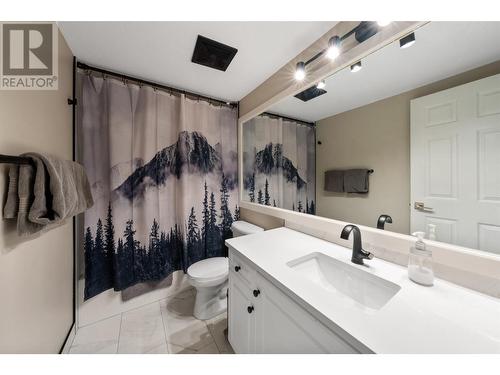 1088 Sunset Drive Unit# 334, Kelowna, BC - Indoor Photo Showing Bathroom