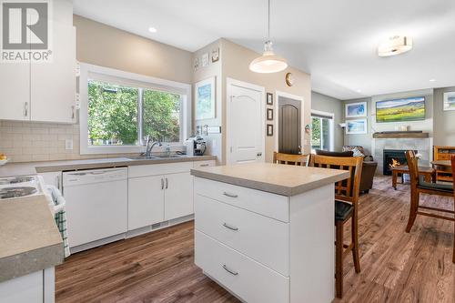 875/877 Jones Street, Kelowna, BC - Indoor Photo Showing Kitchen With Double Sink