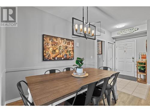 1088 Sunset Drive Unit# 331, Kelowna, BC - Indoor Photo Showing Dining Room