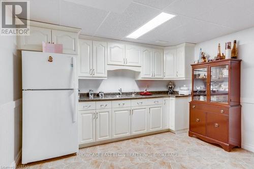 79 Forest Street, Aylmer, ON - Indoor Photo Showing Kitchen With Double Sink
