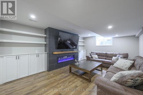 19 Caverhill Crescent, Middlesex Centre, ON - Indoor