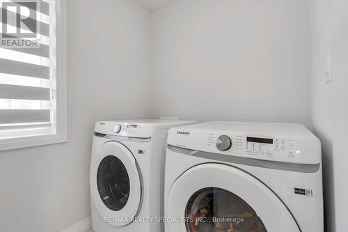 38 - 143 Elgin Street N, Cambridge, ON - Indoor Photo Showing Laundry Room