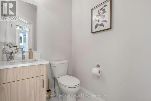 38 - 143 Elgin Street N, Cambridge, ON - Indoor Photo Showing Bathroom